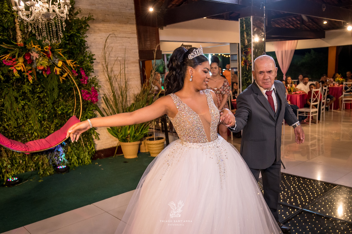 Entrada da valsa de debutante.