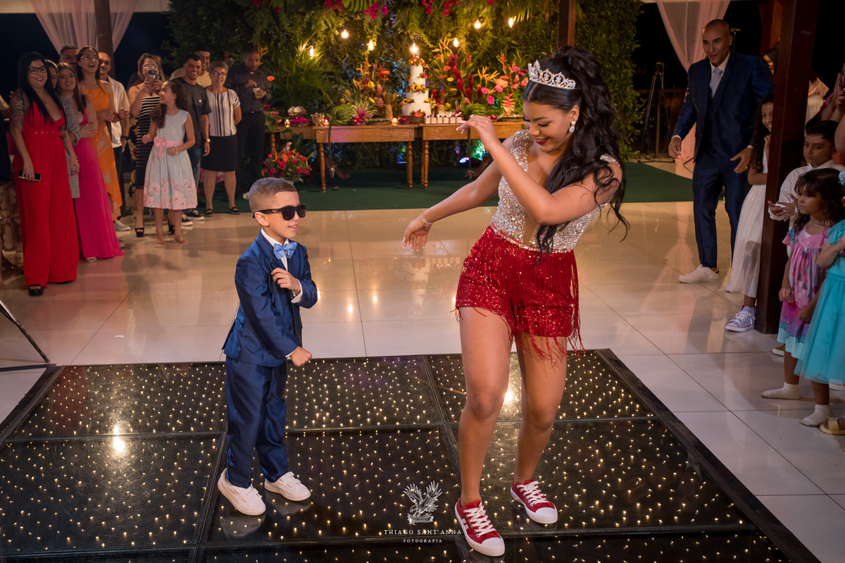 Dança com irmão festa de 15 anos.