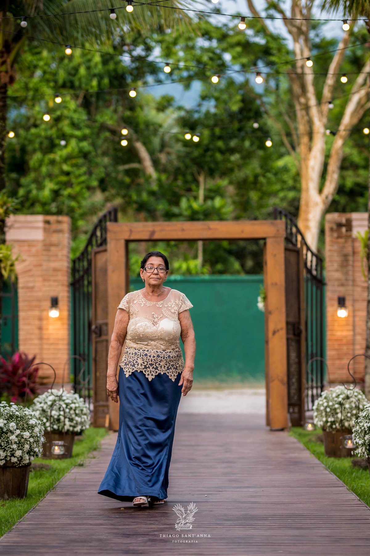 Família entrada cerimônia casamento.