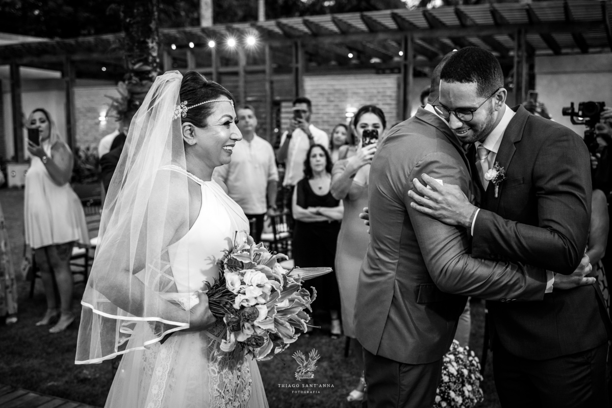 entrega da noiva na cerimônia casamento.