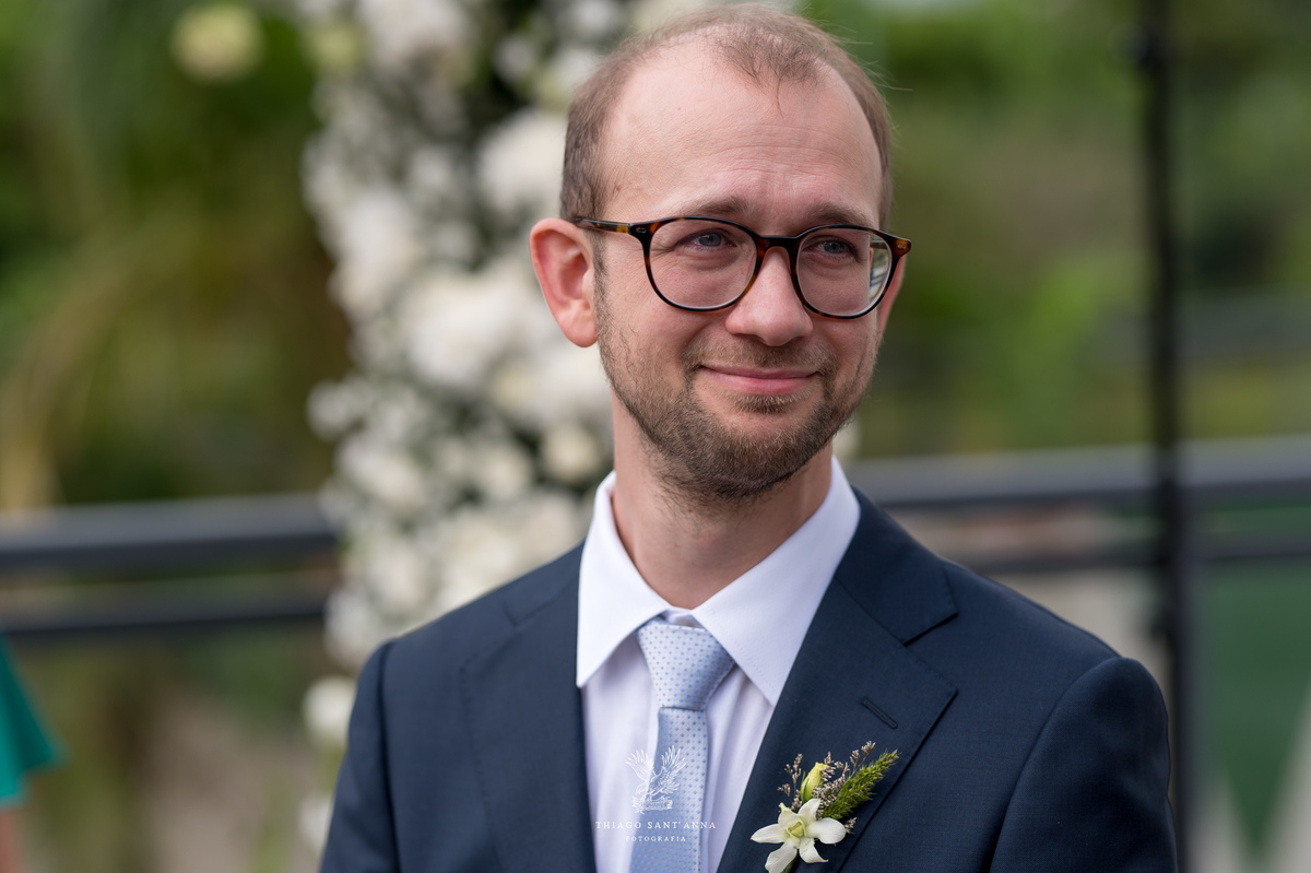 Reação do noivo ao ver a noiva.