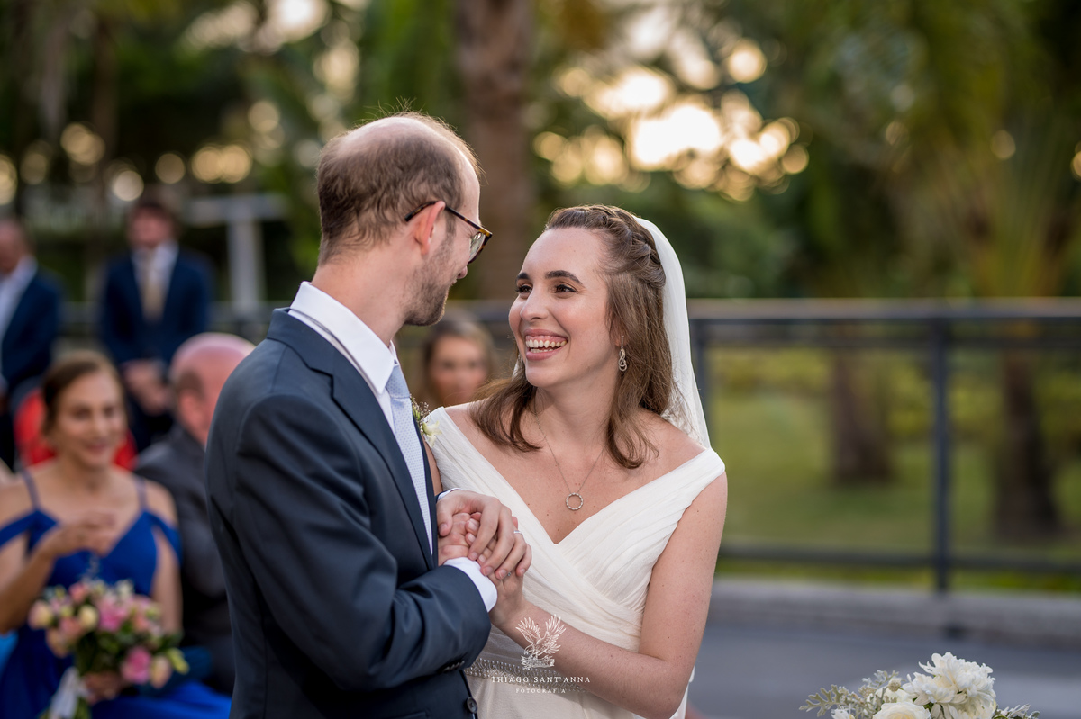 Noivos na Cerimônia de casamento.