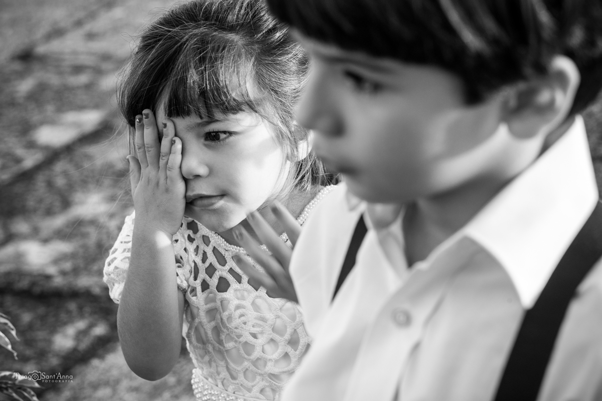 Daminha e Pajem assistindo o casamento