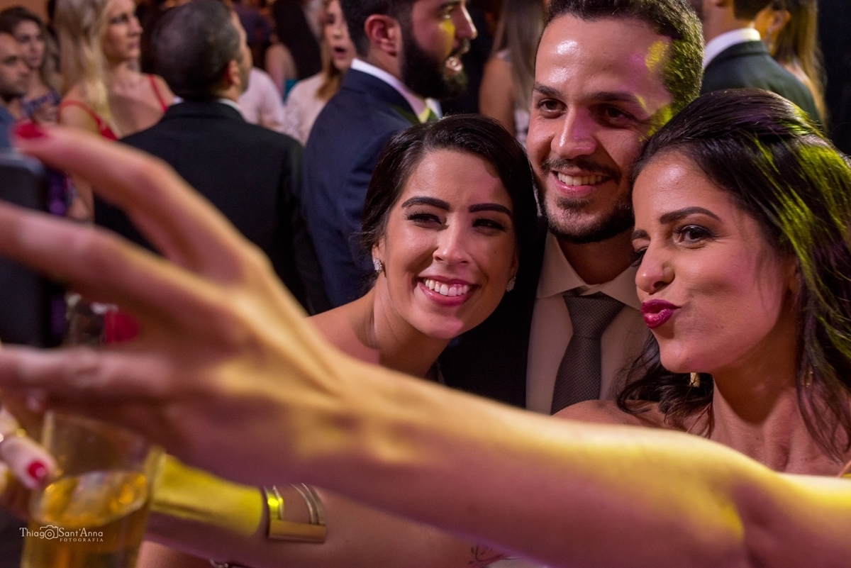 Selfie com os noivos