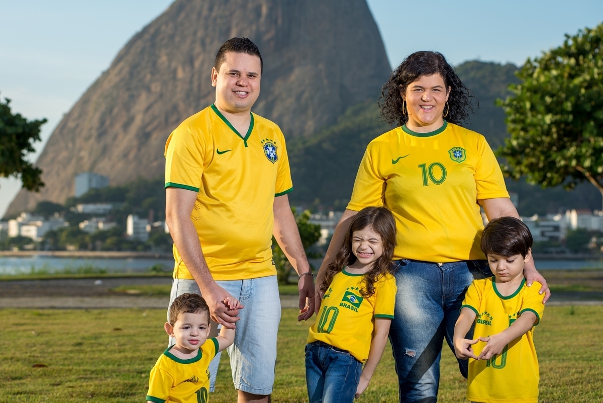 Família Brasileira unida para ensaio de fotos no aterro RJ