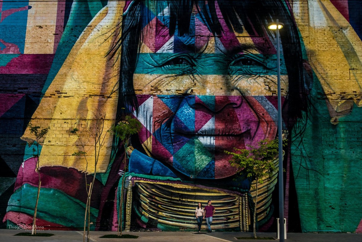 ensaio casal grafite colorido ao fundo