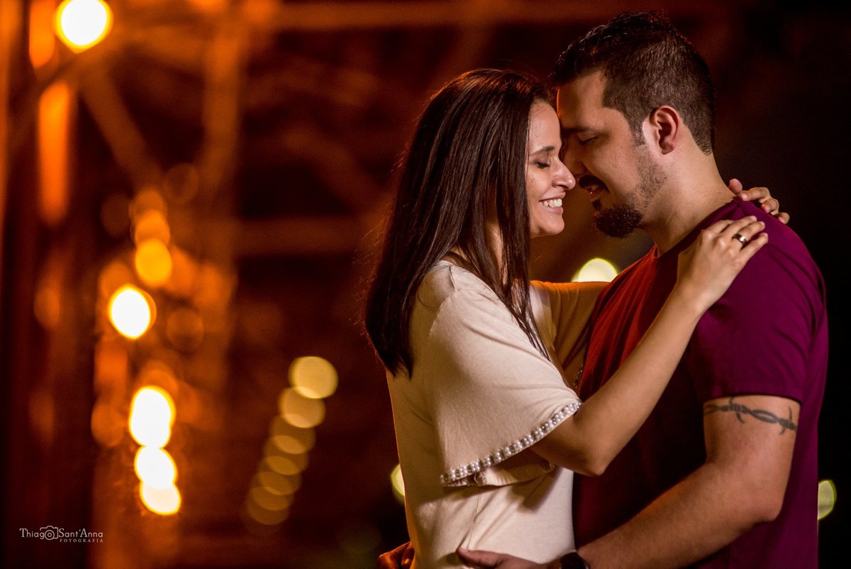 ensaio casal luzes ao fundo