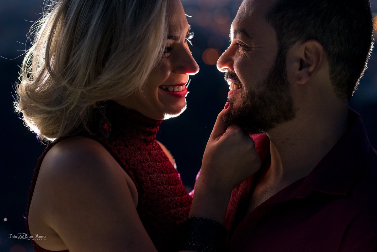 close casal namorando