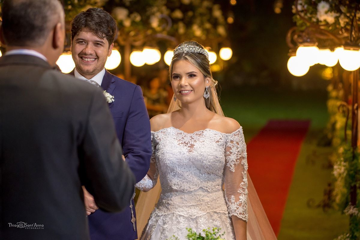 noivos na cerimônia