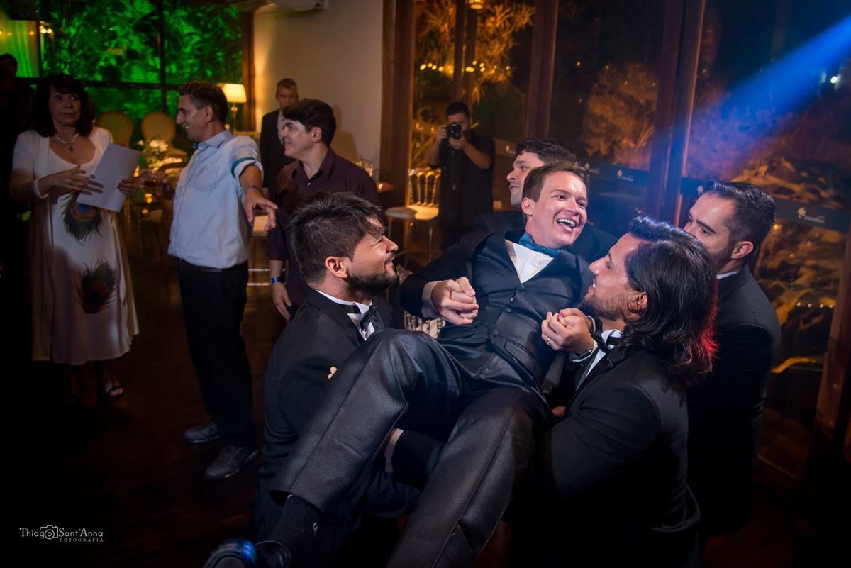 padrinhos levantam noivo 