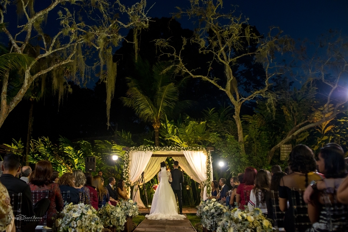 Cerimônia de casamento a noite no 