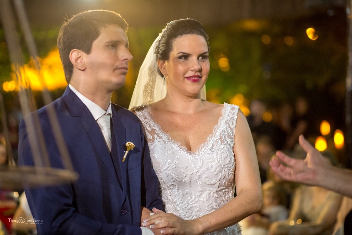 Fotografia dos noivos em cerimônia de casamento