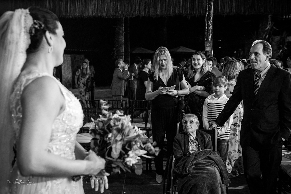 Vovó trazendo as alianças