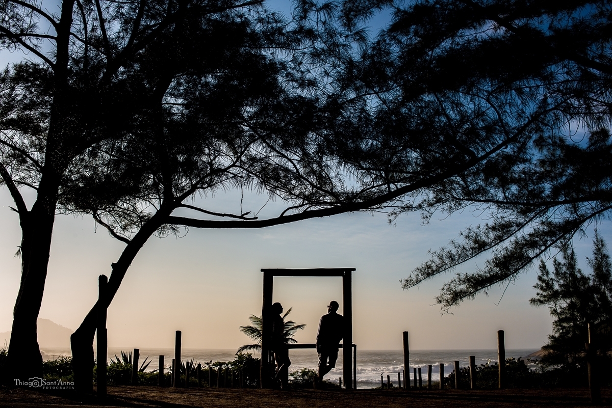 Fotografia de casal no contra luz pré-wedding