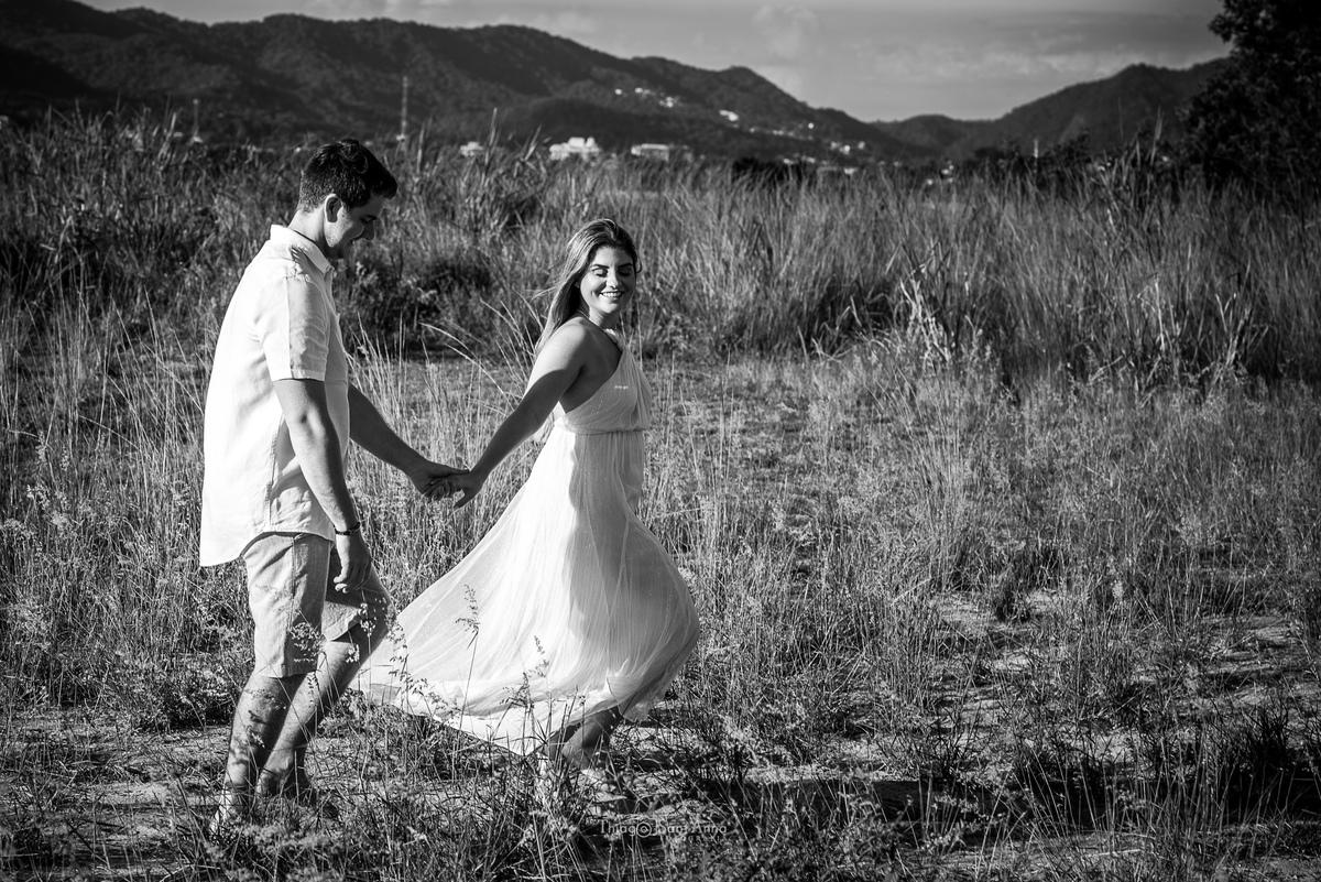 Ensaio de casal  em preto e branco por Thiago Sant' Anna Fotografia.