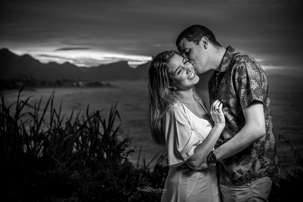 Pré-wedding em preto e branco por Thiago Sant' Anna Fotografia.