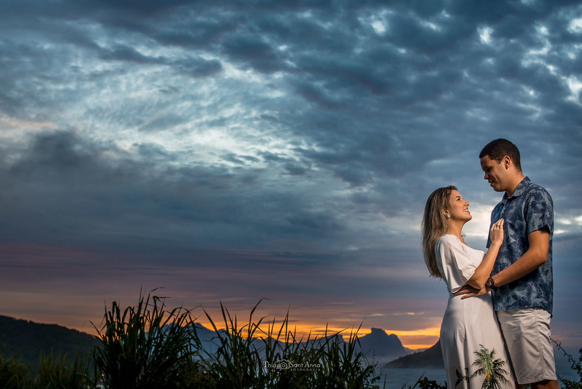 Ensaio de casal na praia por Thiago Sant' Anna Fotografia.