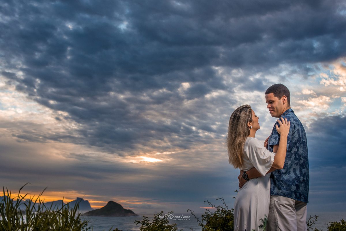 Ensaio de casal na praia por Thiago Sant' Anna Fotografia.
