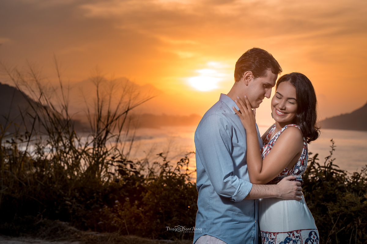 Ensaio pré casamento na praia por Thiago Sant' Anna Fotografia.
