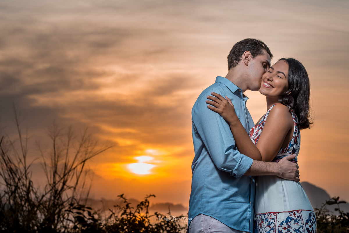 Ensaio pré casamento na praia por Thiago Sant' Anna Fotografia.