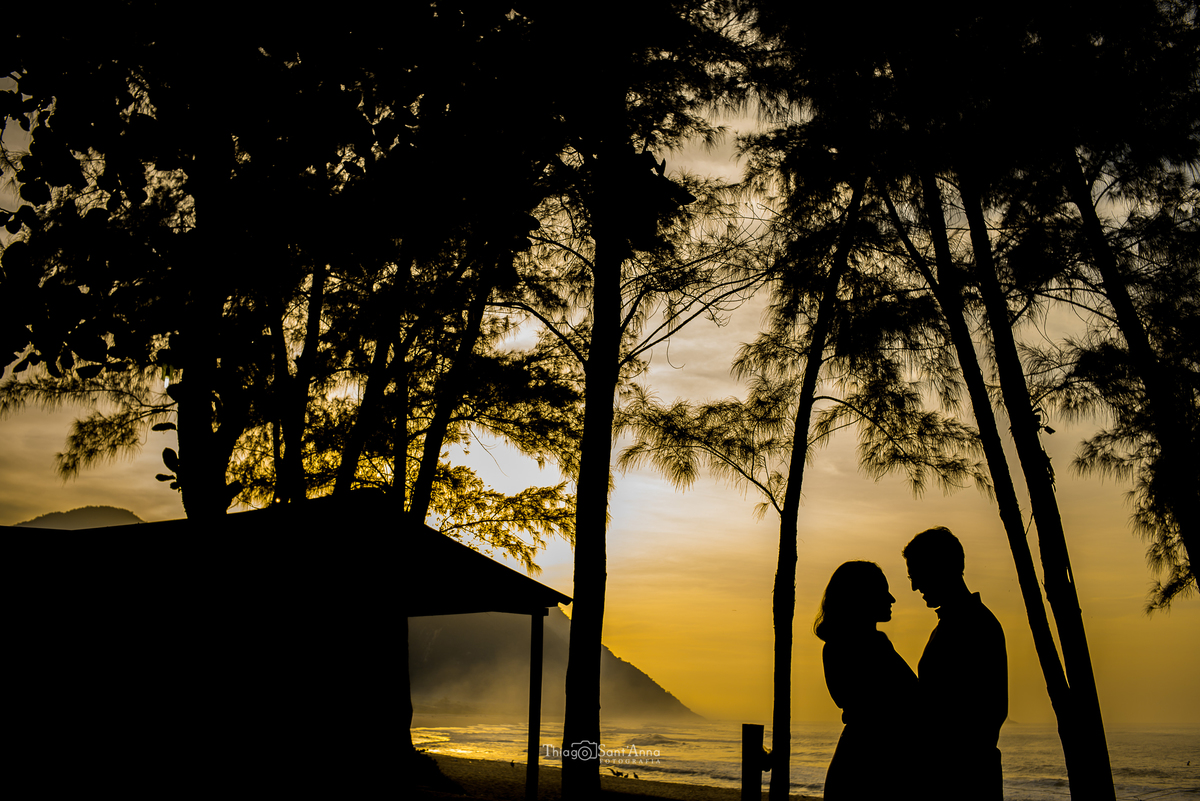 Ensaio pré casamento na praia por Thiago Sant' Anna Fotografia.