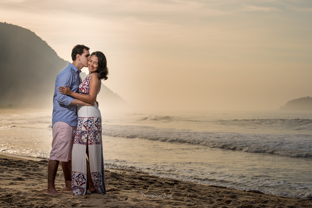 Ensaio pré casamento na praia por Thiago Sant' Anna Fotografia.