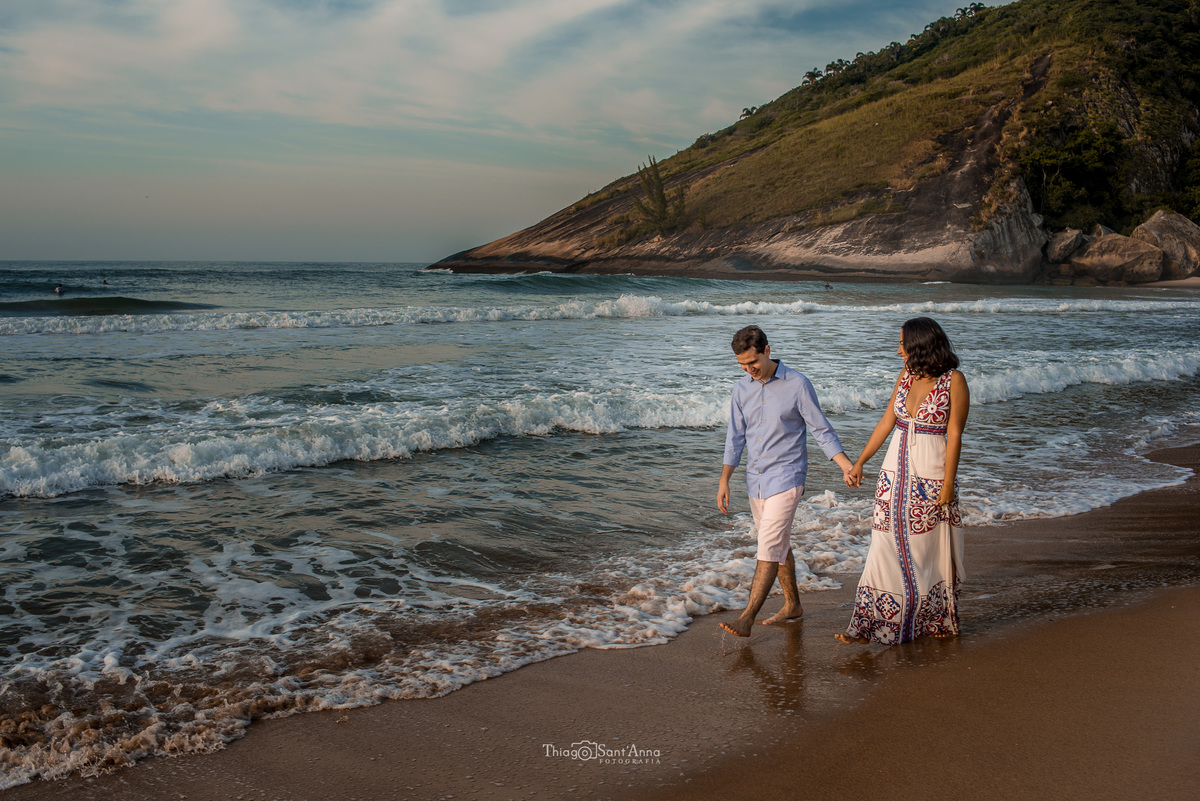 Ensaio pré casamento na praia por Thiago Sant' Anna Fotografia.