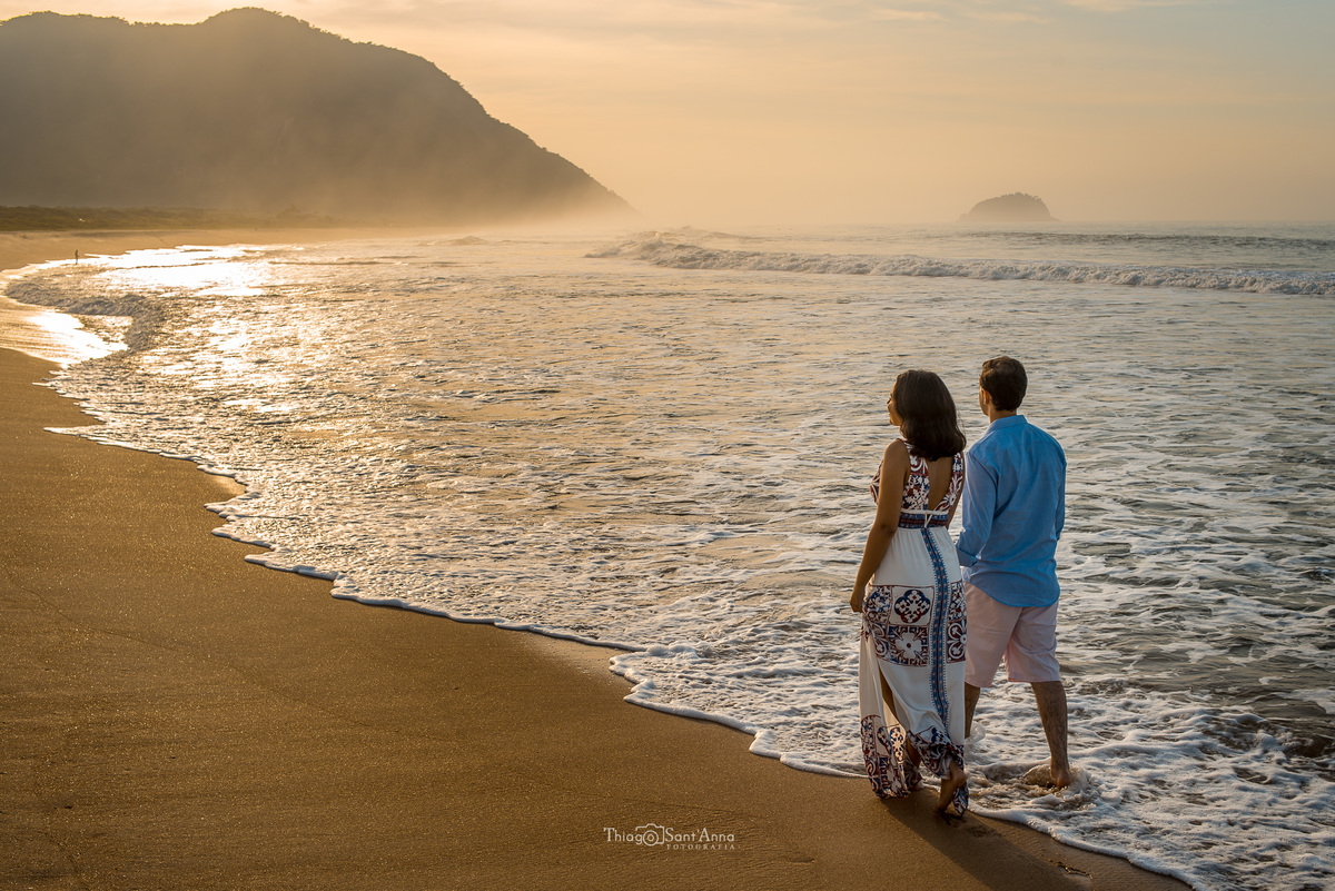 Ensaio pré casamento na praia por Thiago Sant' Anna Fotografia.