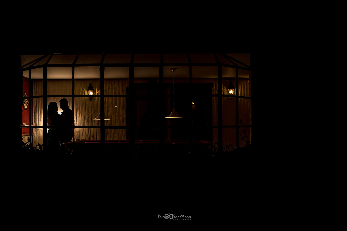 ensaio casal rústico interior passeio ranço silhueta