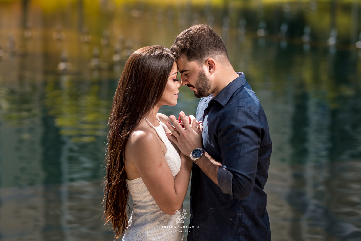 ensaio casal paisagem prédios lago