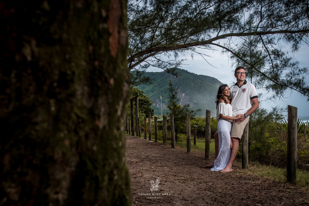 ensaio casal paisagem praia montanhas árvores