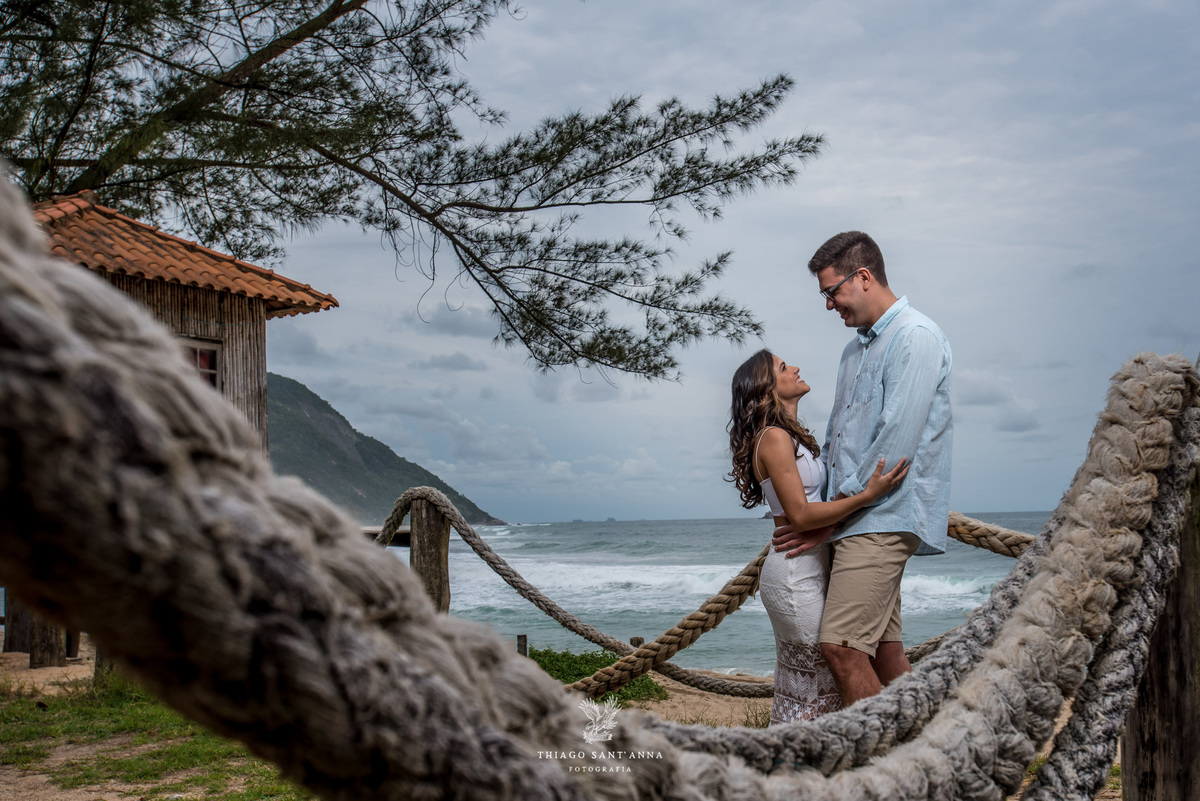 ensaio casal paisagem praia montanhas árvores 