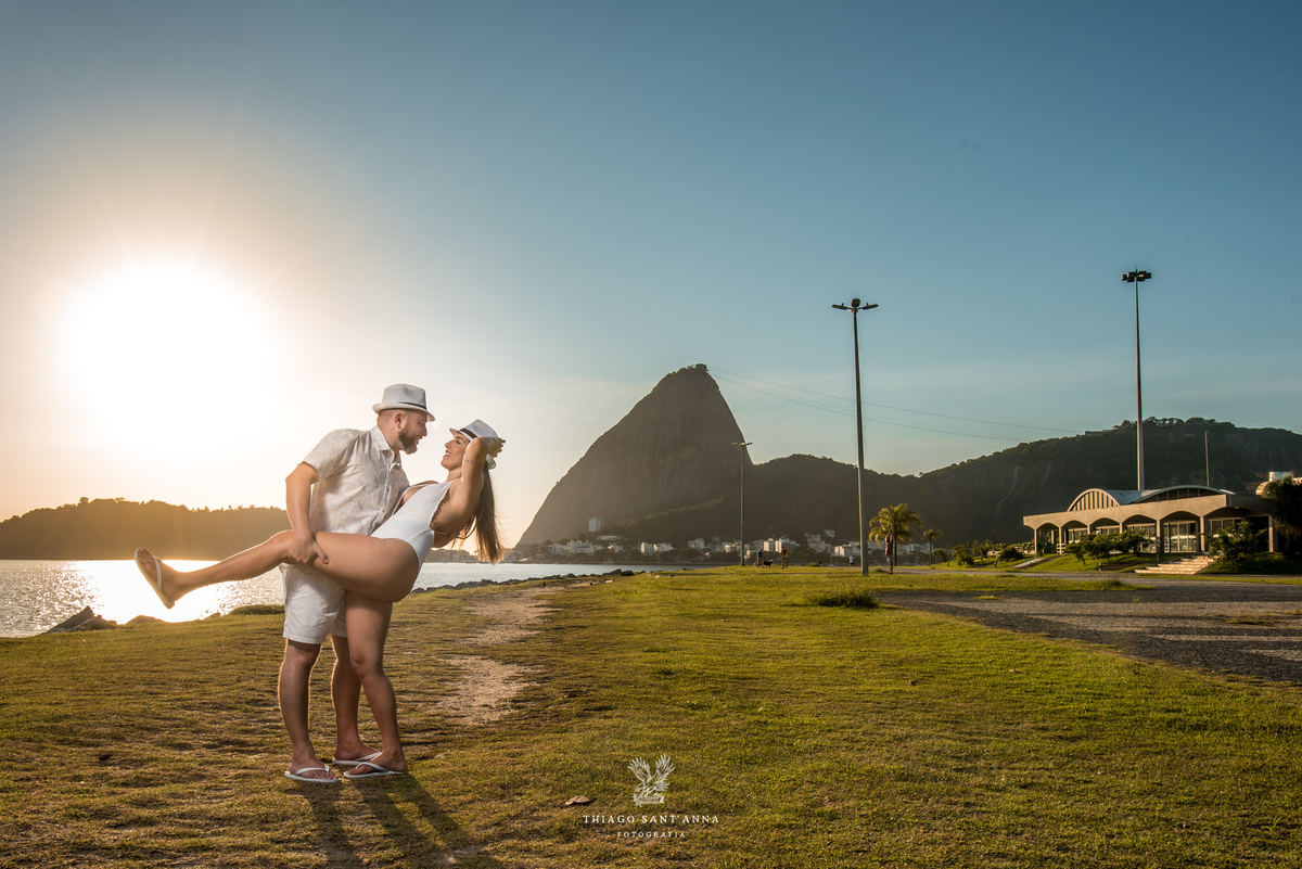 ensaio casal paisagem praia por do sol Pão de Açúcar
