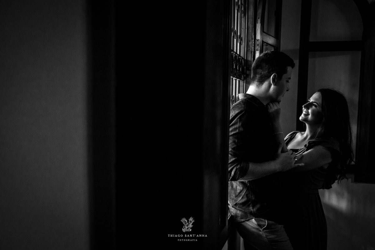 ensaio casal casa rústica campo preto branco 