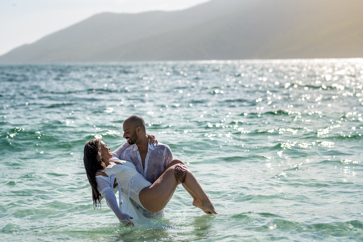 ensaio casal ambiente externo paisagem praia