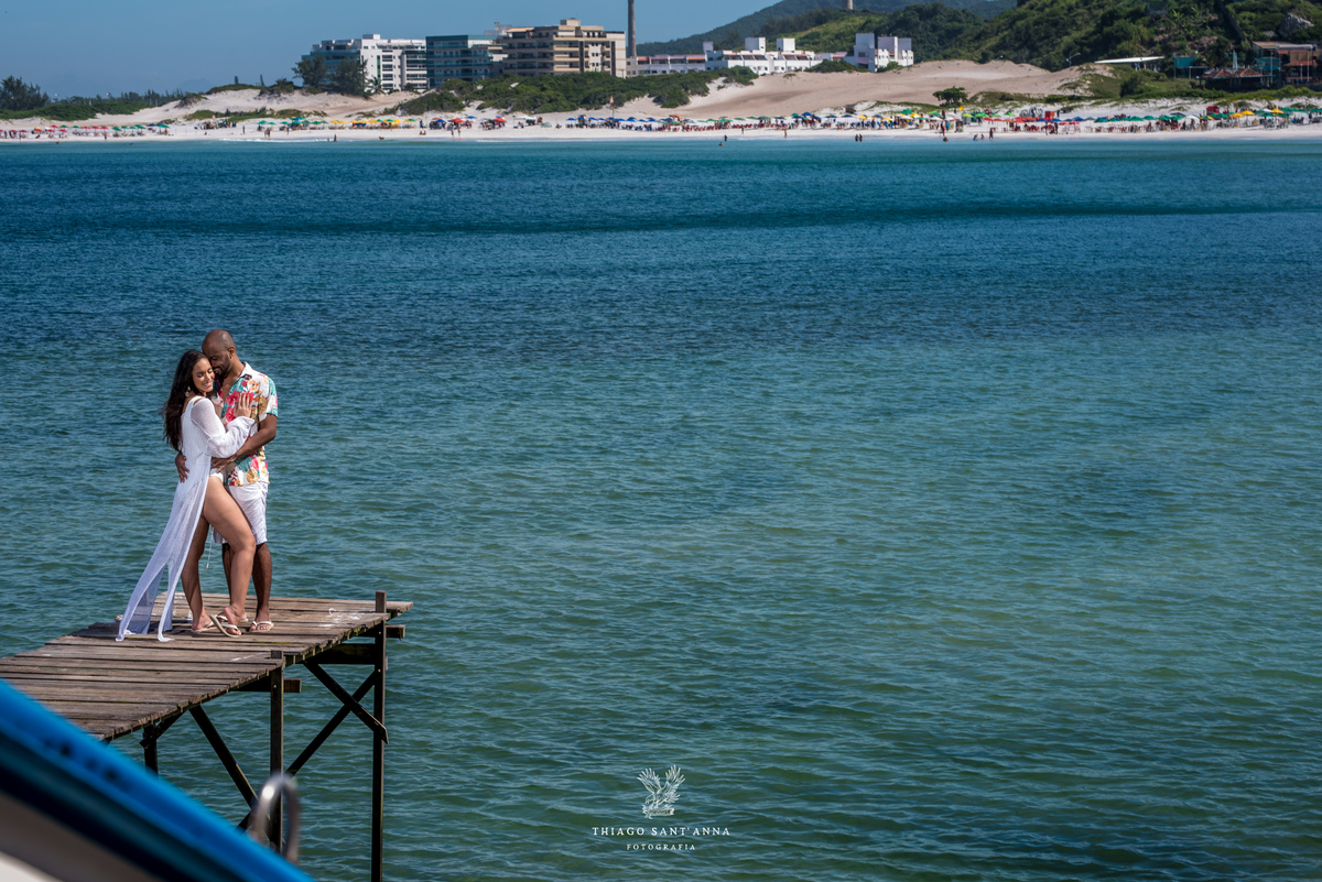ensaio casal ambiente externo paisagem praia