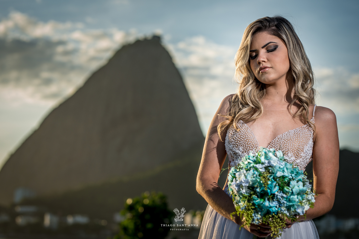 ensaio editorial noiva vestido bordado paisagem pão de açúcar