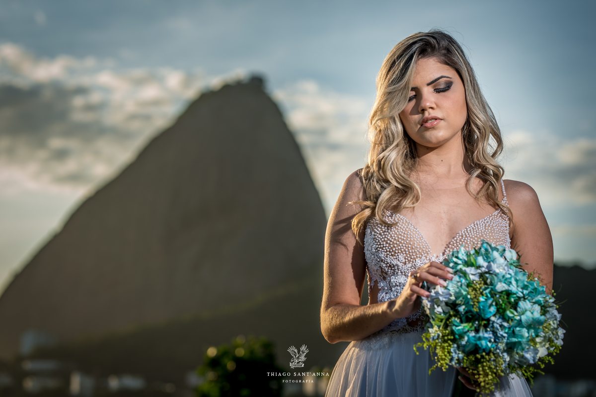 ensaio editorial noiva vestido bordado paisagem pão de açúcar