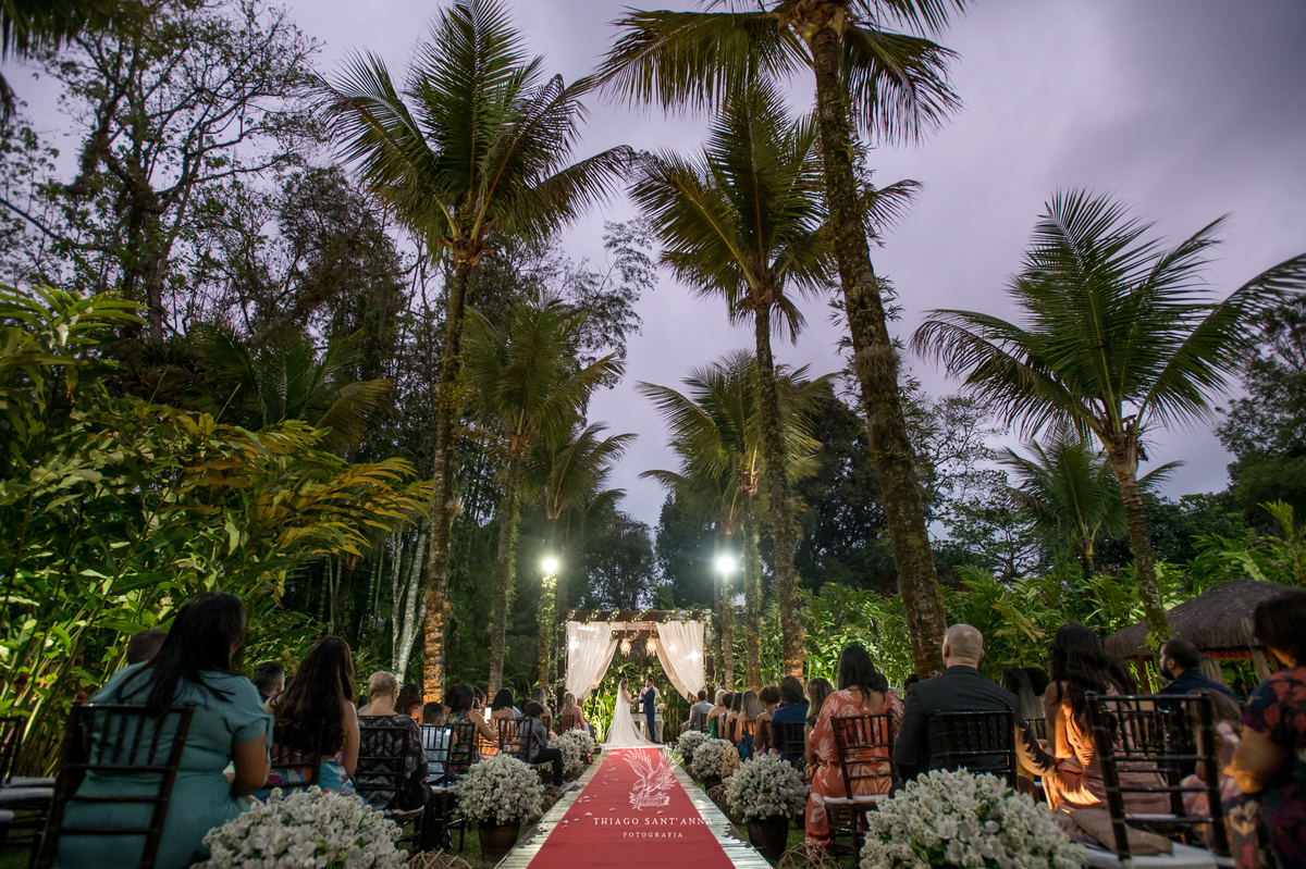 noivos no altar