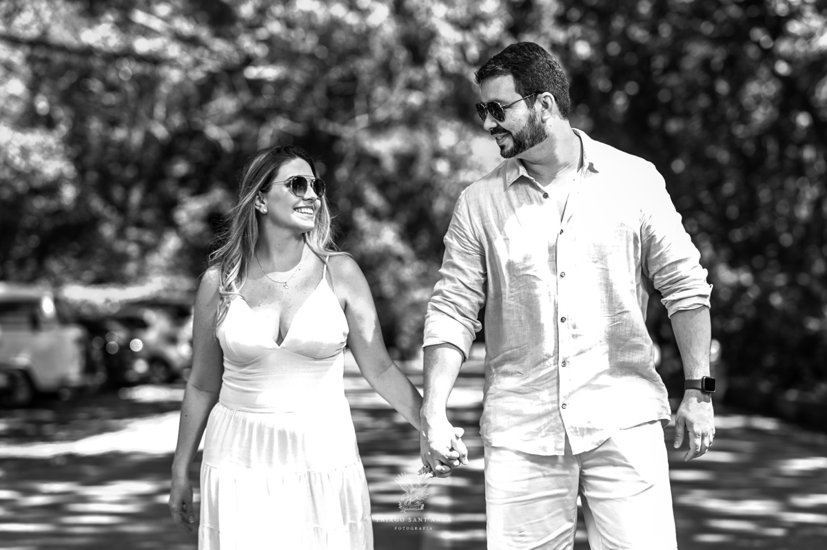 Pré-wedding ao ar livre paisagem praia vegetação céu azul