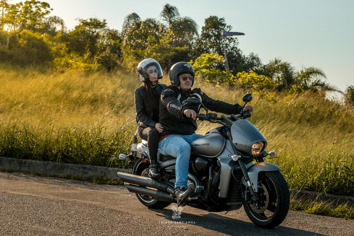 Pré wedding ambiente externo paisagem estrada motocicleta