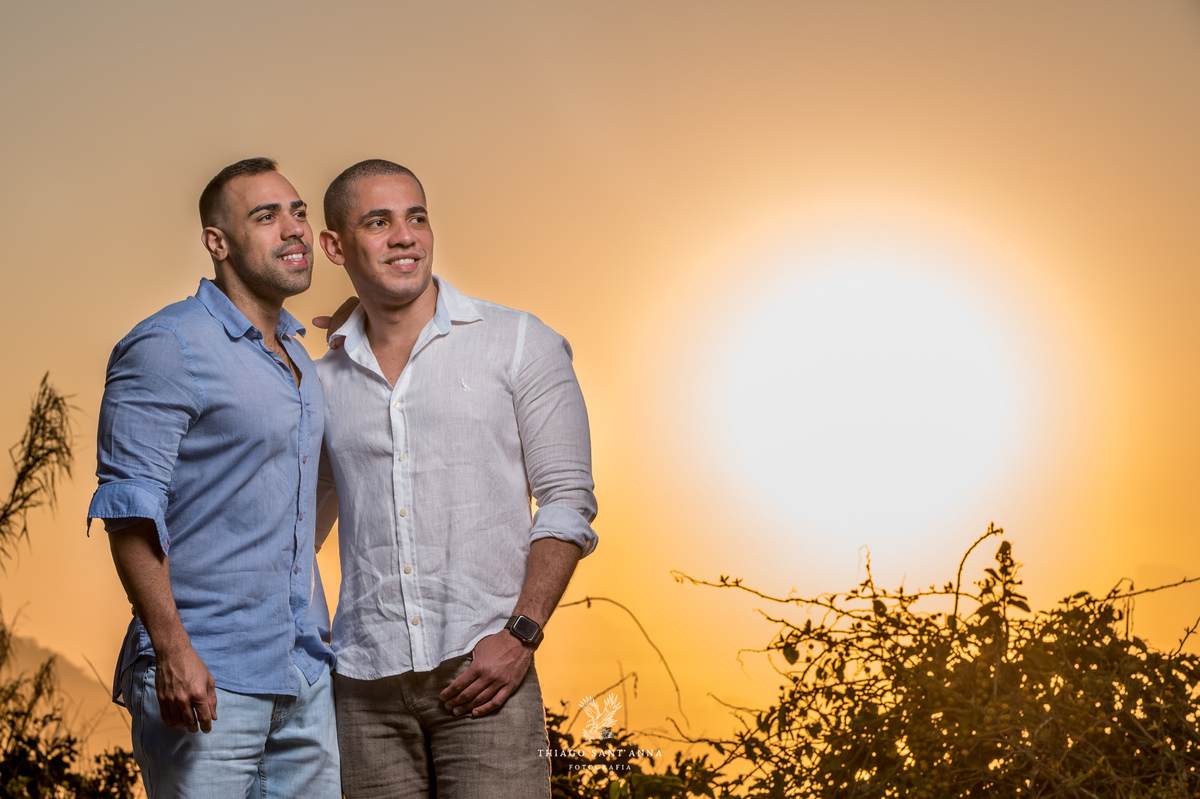 Pré wedding casal ambiente externo por do sol 