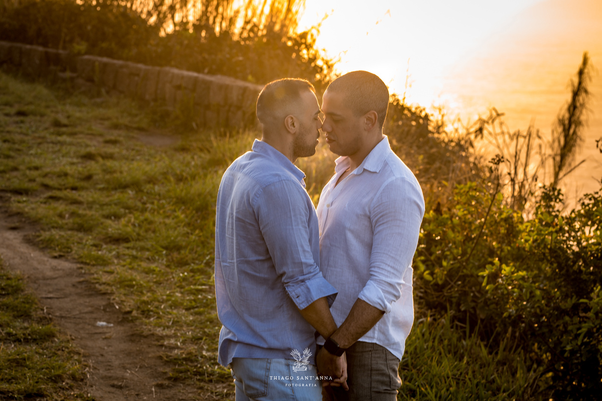 Pré wedding casal ambiente externo por do sol 