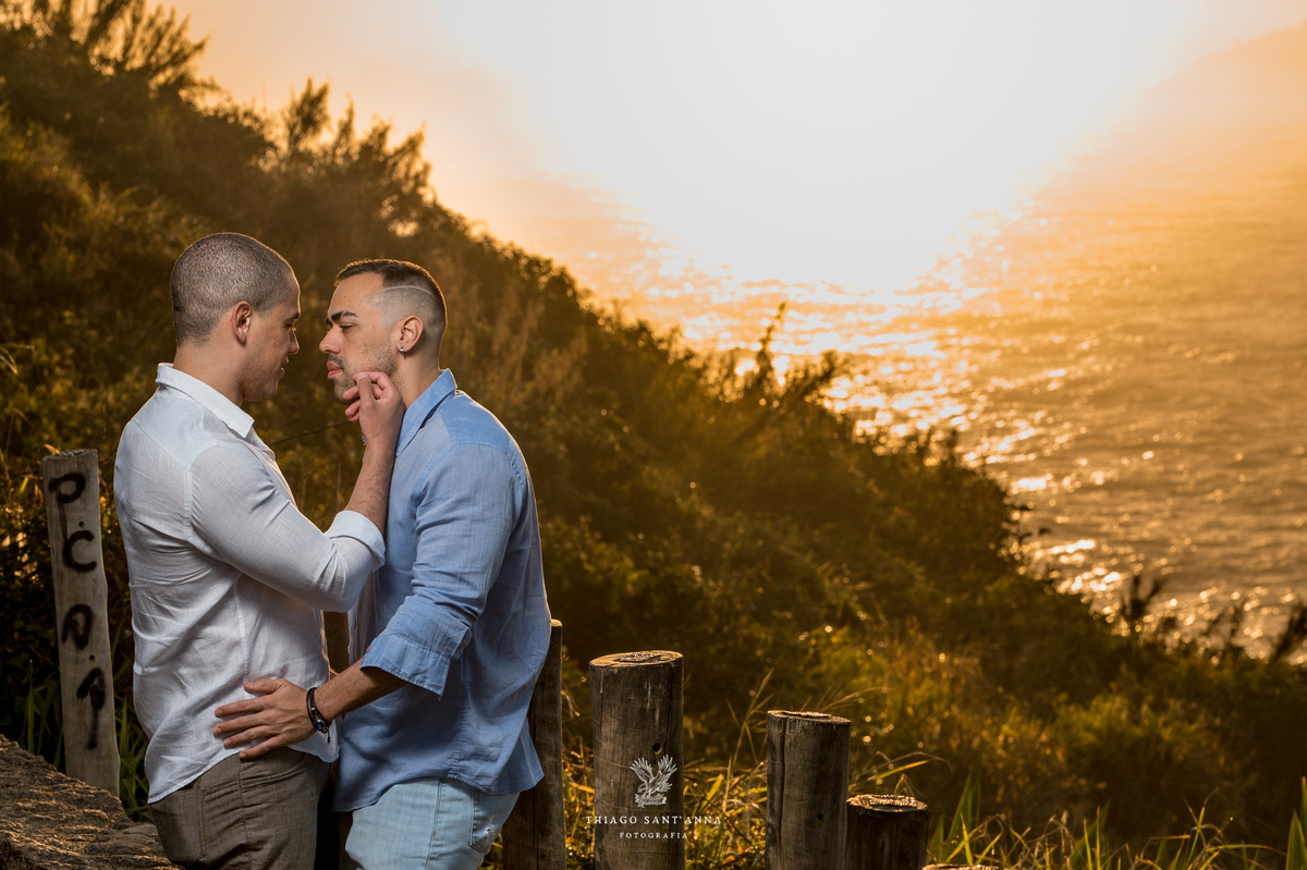 Pré wedding casal ambiente externo por do sol 