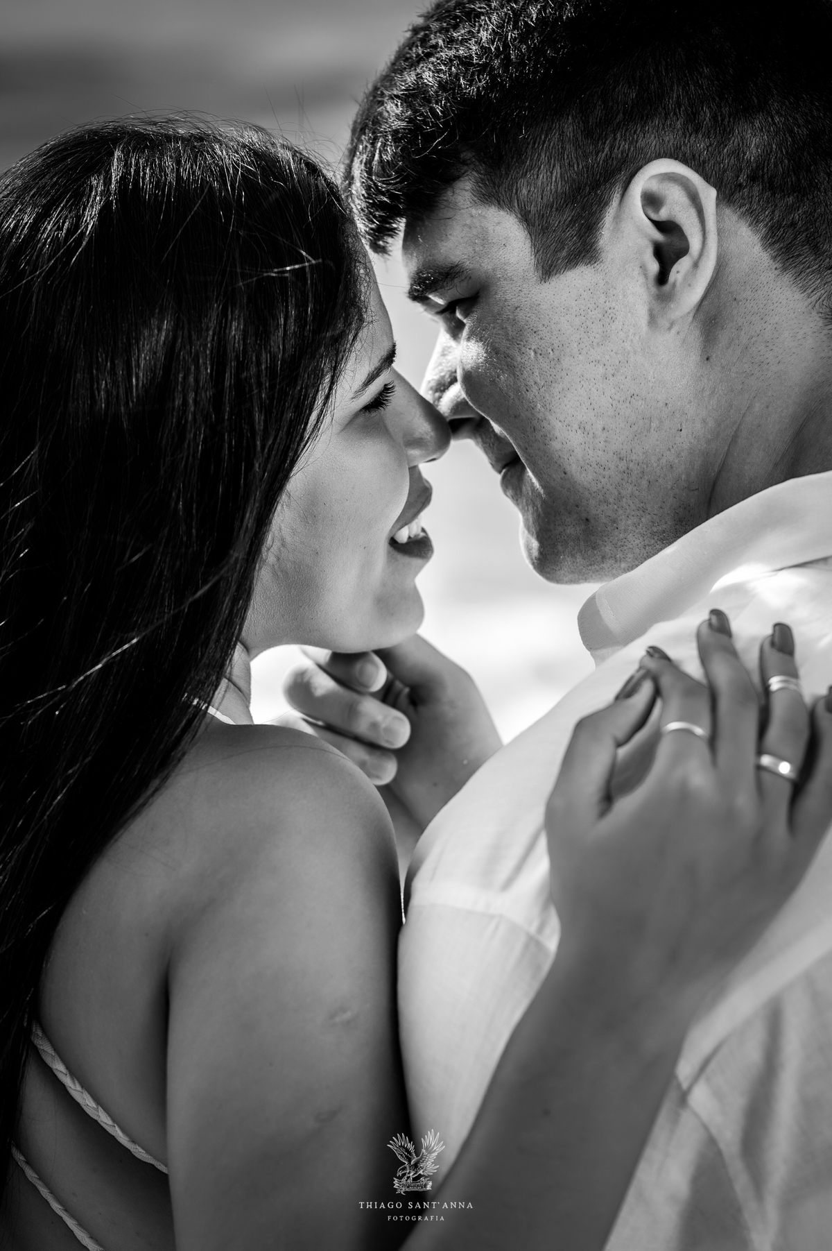 Pré wedding ambiente externo casal preto e branco