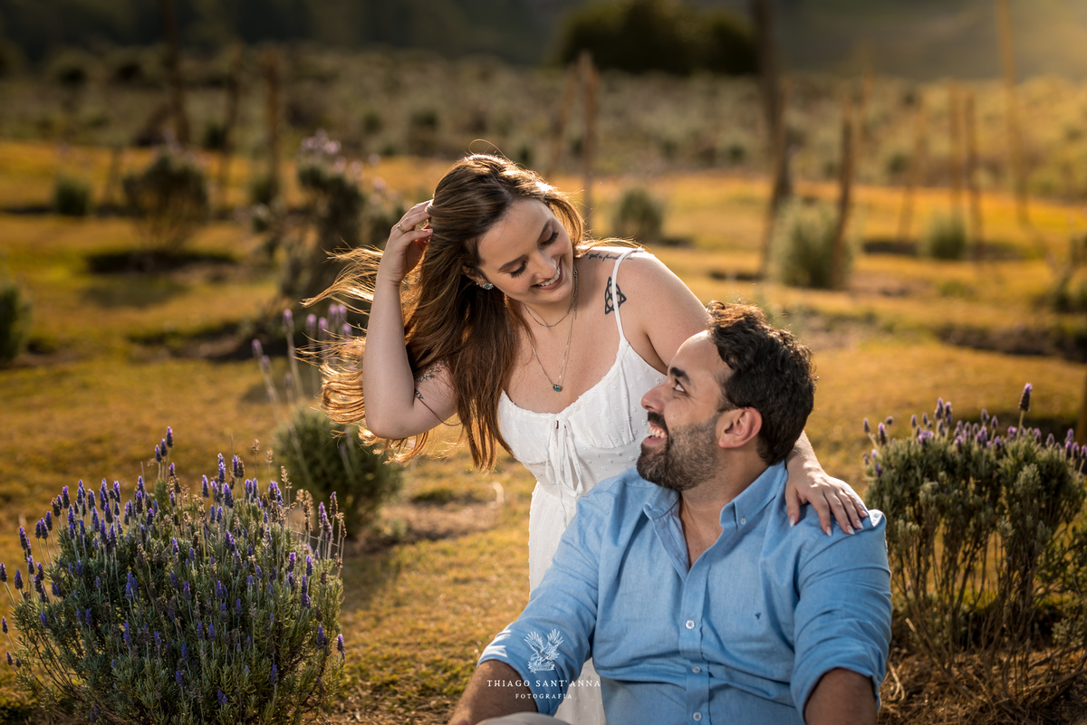 Ensaio pré wedding ambiente externo campo de lavanda