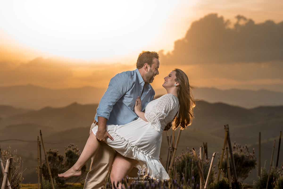 Ensaio pré wedding ambiente externo campo de lavanda