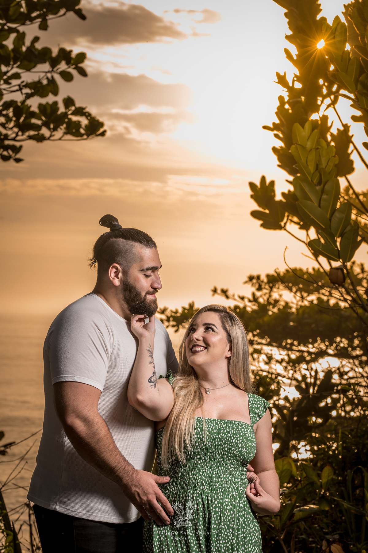 Ensaio casal paisagem praia por do sol