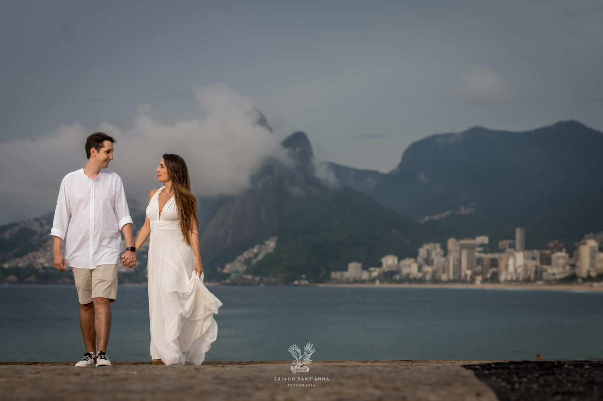 Ensaio pré wedding ambiente externo paisagem praia