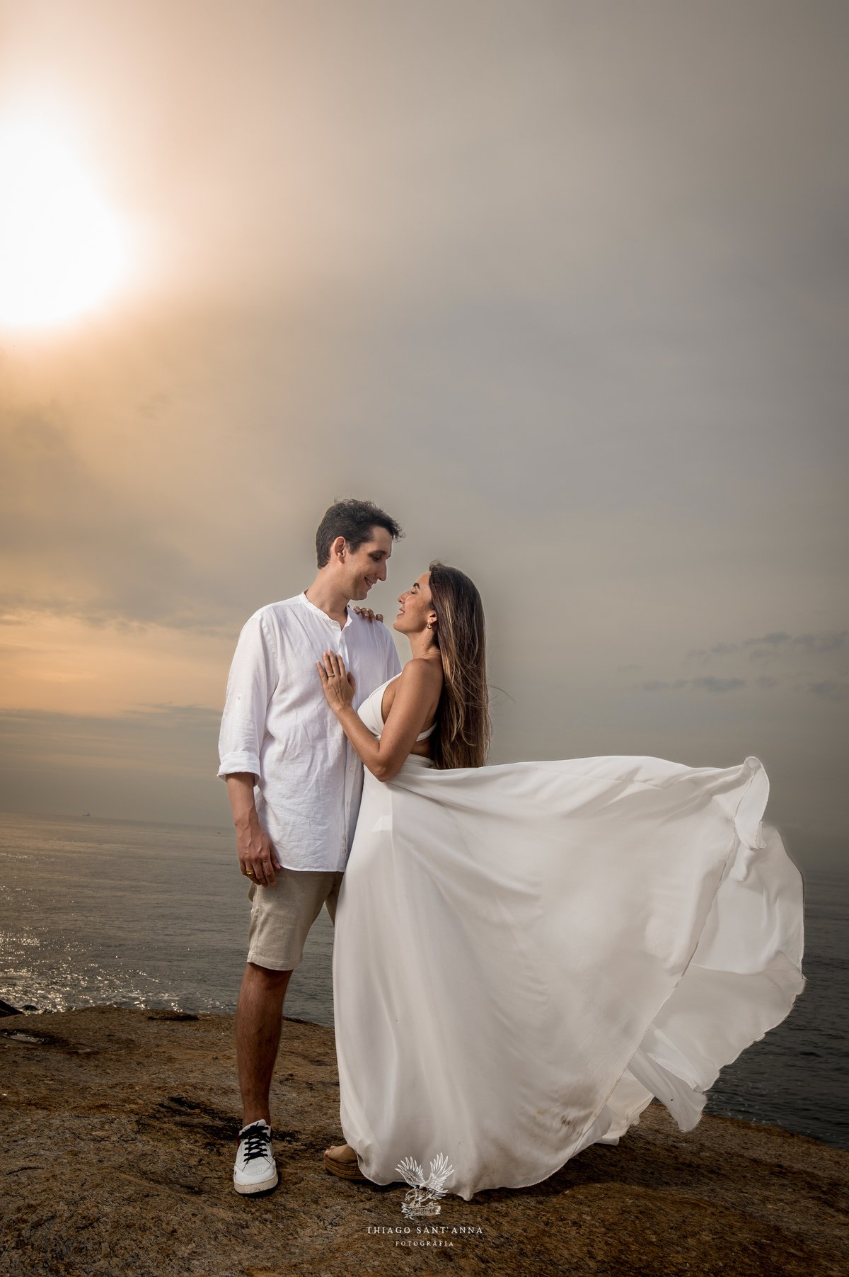 Ensaio pré wedding ambiente externo paisagem praia